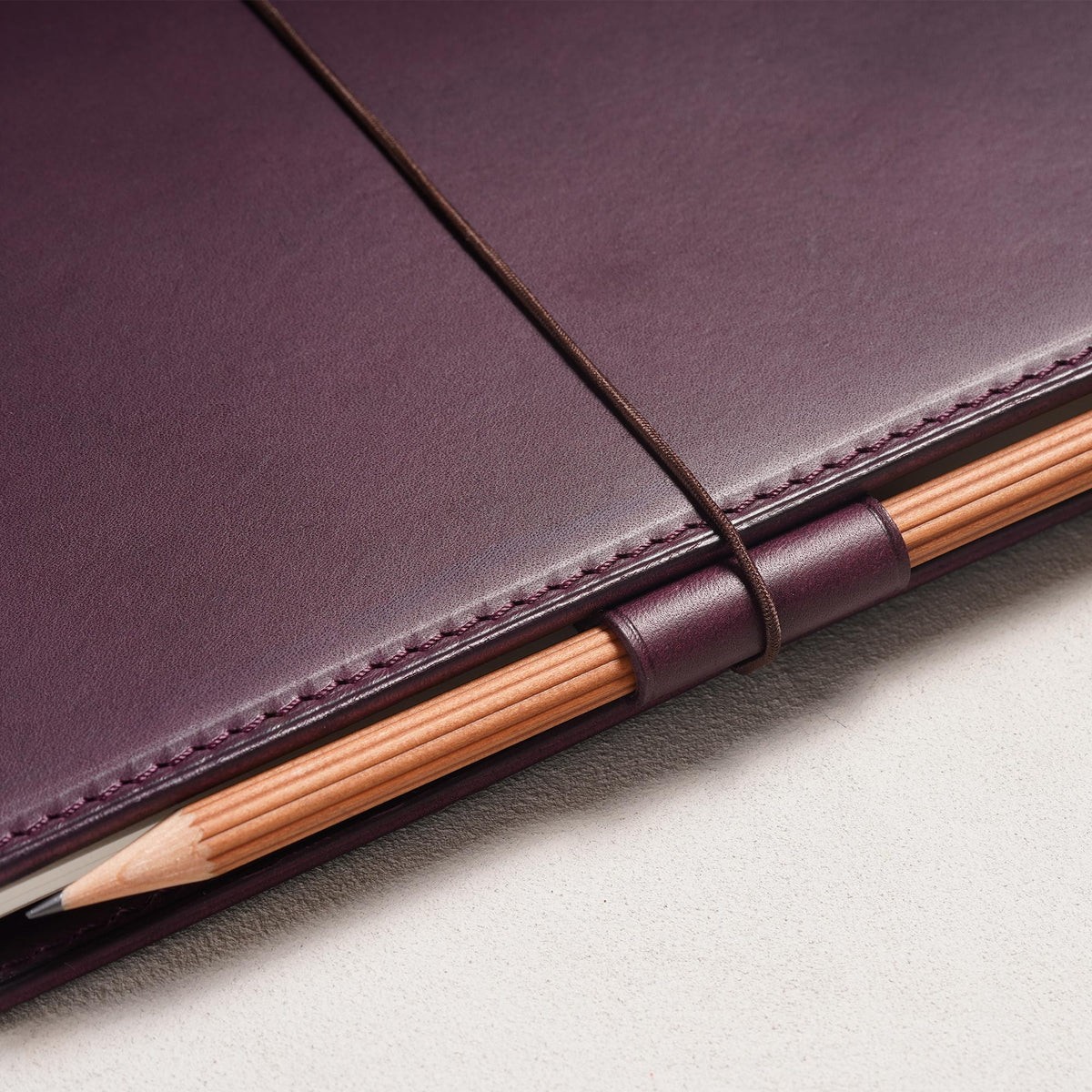 Magnetic Leather Pen Loop