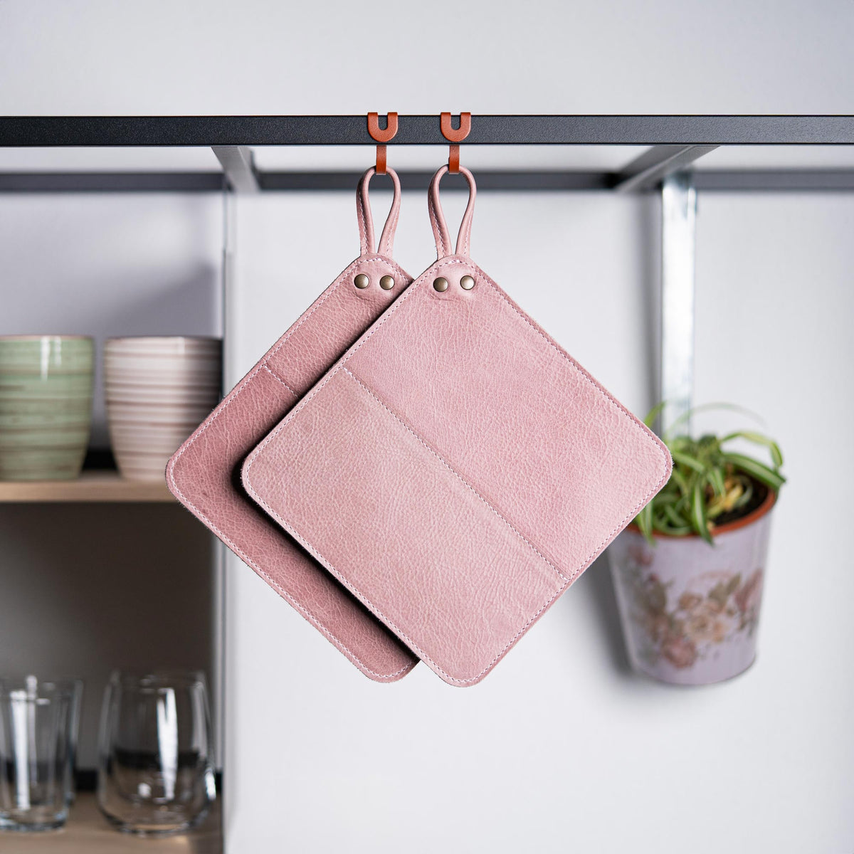 2 x Ledertopflappen